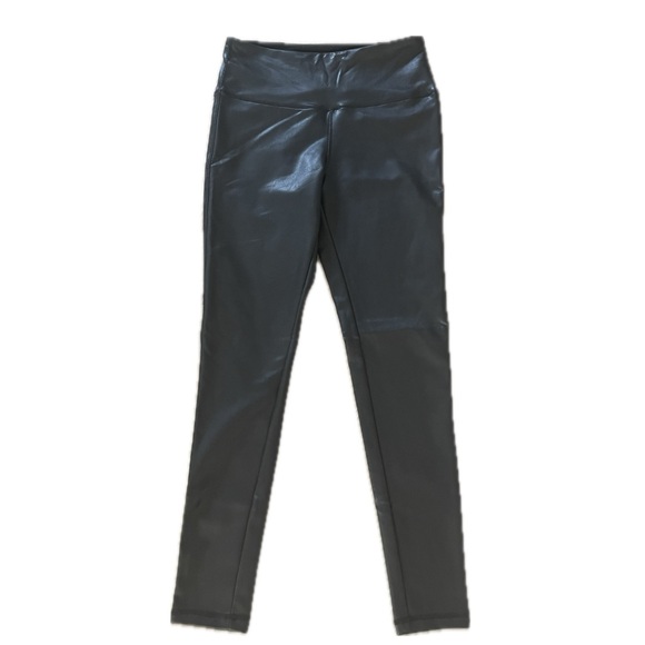 NWT—Sz.M- High Rise Vegan Leather Leggings - Picture 3 of 9